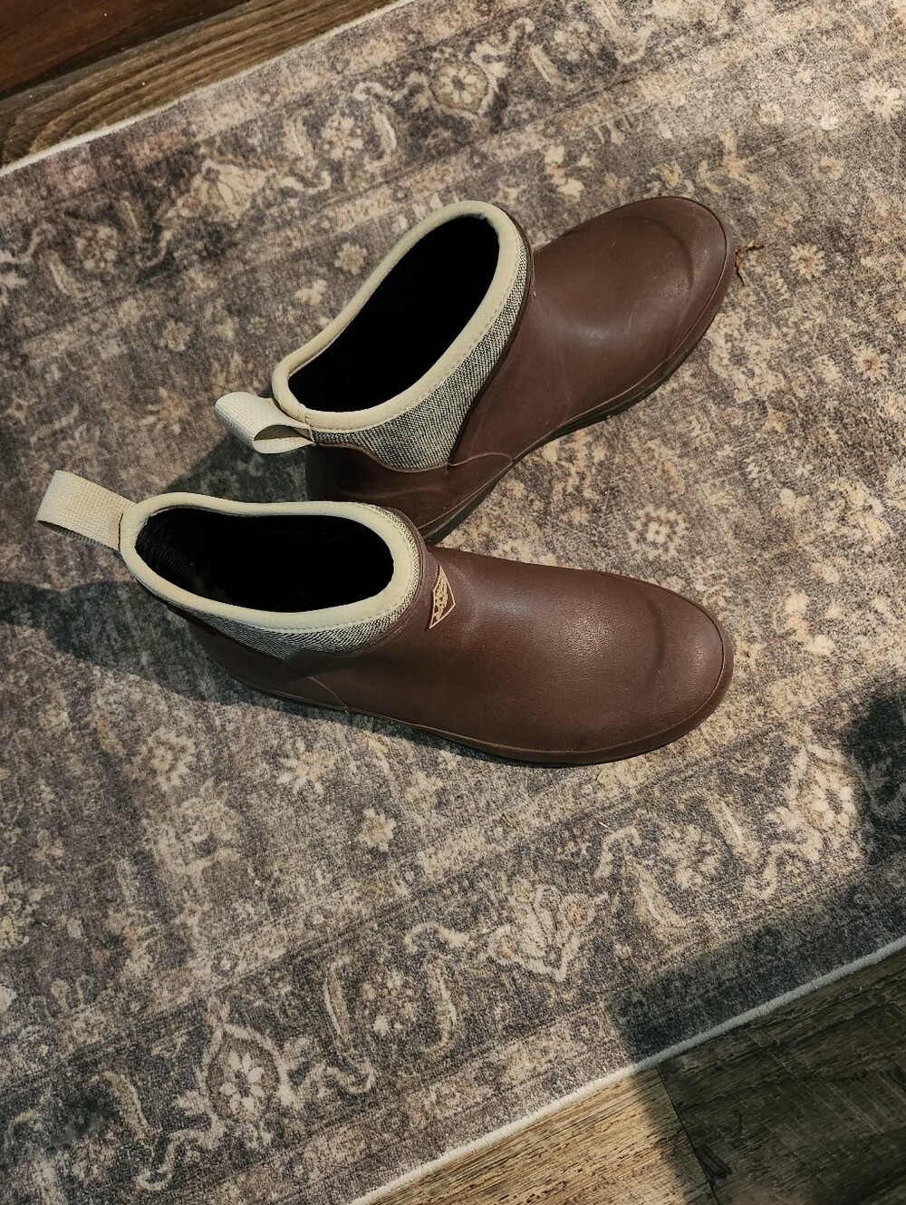 Muck Company Womens  Brown Slip-On Chelsea Rain Boots  Sz 8
